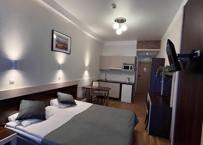 Szálloda Pirita & 3*